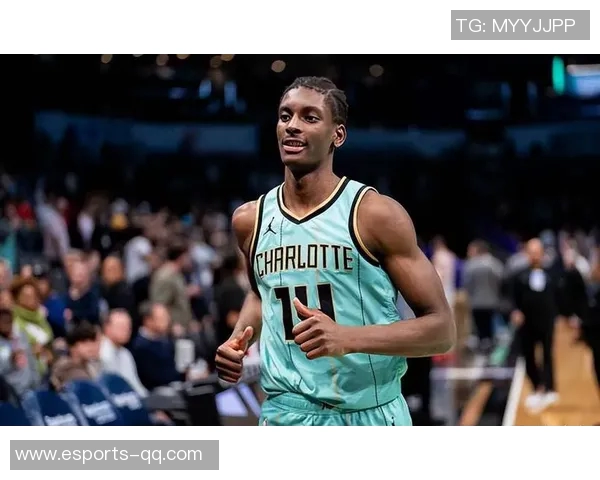 迪亚巴特表现出色9投7中高效斩获17分12篮板并贡献6个前场篮板 迪亚巴特表现出色9投7中高效斩获17分12篮板并贡献6个前场篮板