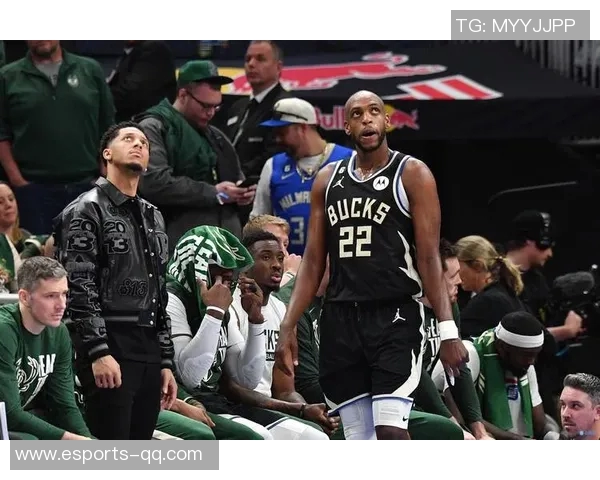 米德尔顿谈字母在篮下表现期待制造进攻犯规的精彩瞬间