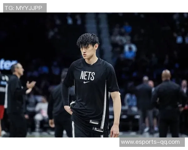 曾凡博在篮网首秀穿韦德之道12展现出色表现引发球迷热议