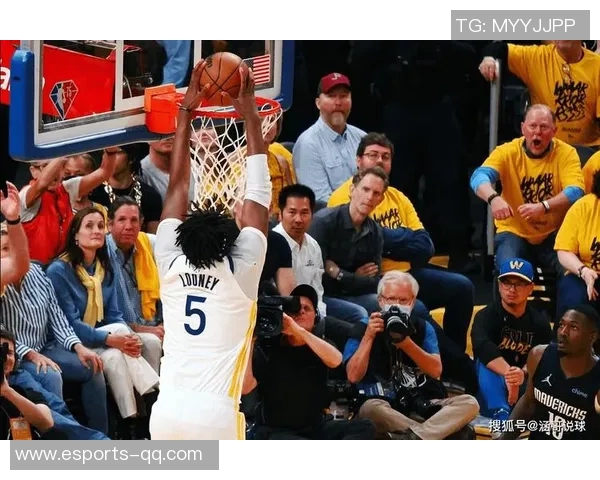 科尔怀念卢尼在大通中心的热烈掌声期待再次相聚的美好时刻